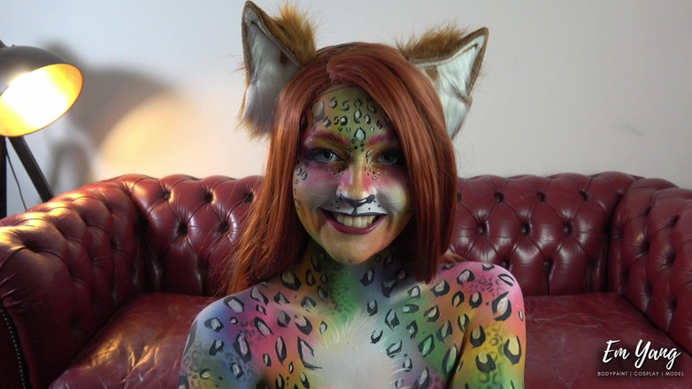 Em Yang: POV: Tęczowa lampart body paint jebanie doświadczenie