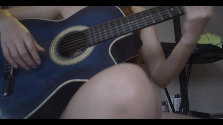 Isis Sun: संगीत लड़की बैंड में प्रवेश करने के लिए सेक्स के साथ भुगतान करती है और वह वास्तव में लंड से प्यार करती है क्योंकि वह यह सब निगलती है और अधिक मांगना छोड़ दी जाती है