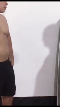 Pomáhám sousedce s úklidem, šukám ji celý den