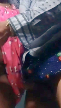 Hintli evli kadın Renu ofis patronu için gavat kocasıyla ayakta domalarak sikişiyor! Indianhotwifex