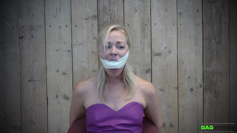 Gag Attack: Lucy - mikrofoam kaset tıkaçları