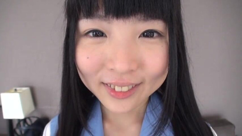 CherryBONBON: 미시 남자와 유니폼을 입은 소녀.