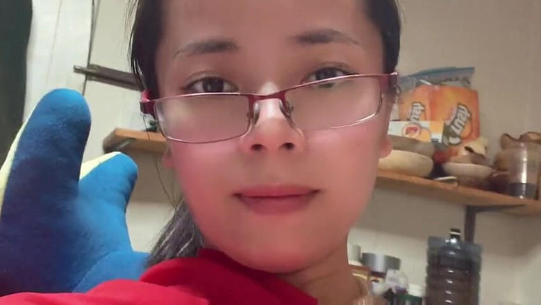 sweethanajapanese: Hana si gadis remaja jepang lagi asik pergi ke kamar...