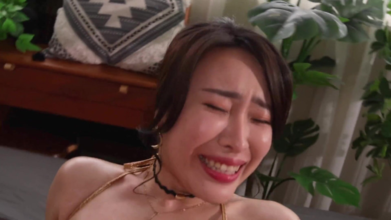 SWAG.live: Trio: il debutto della ragazza asiatica