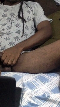 Mergokin cowok kulit hitam lagi masturbasi