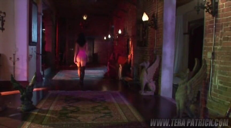Tera Patrick: Kink: cảnh 2 với Jennifer Dark, Scotty Lyons