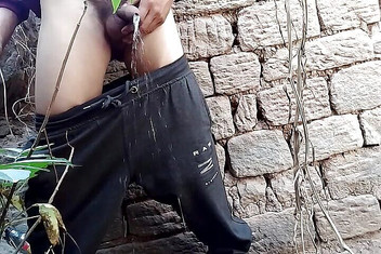 Gangbang straight: Awek gay putih kencing dan terapi urut