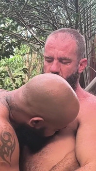 Oncle Barbu En Baise Avec Mineiro., Des Baisers, Des Succions.