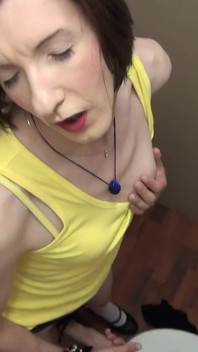 Lisa Heart在厕所