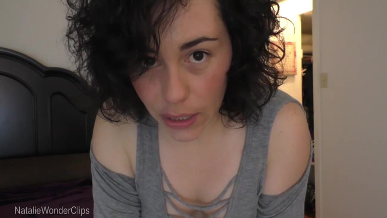 Natalie Wonder: Glitchy girlfriend-bot