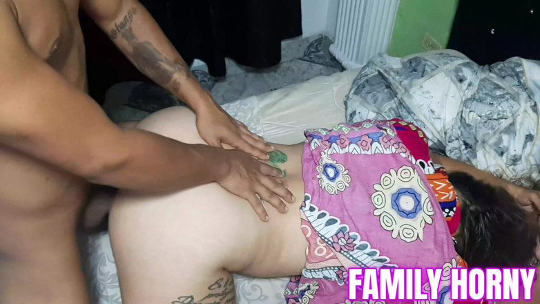 Miller Family: Velká Latinskoamerická Žena Podvádí Svého Přítele Se Svým Nevlastním Bratrem
