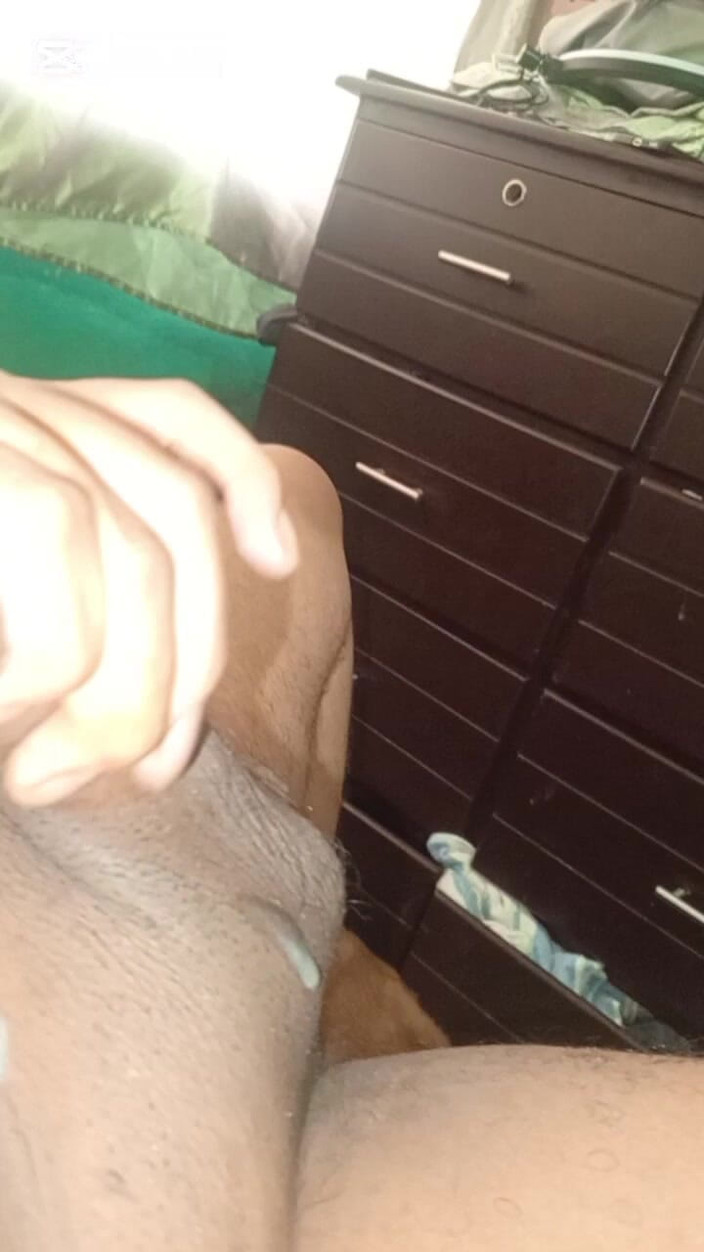 BigassMILF40: Tetanggaku pagi-pagi sampai dia ngajak dia masuk ke kamarku