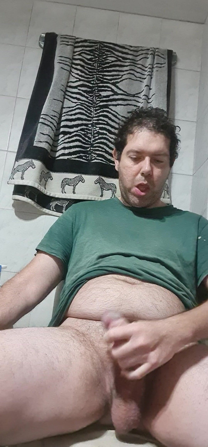 Mirko2589: Completamente desnudo en el baño