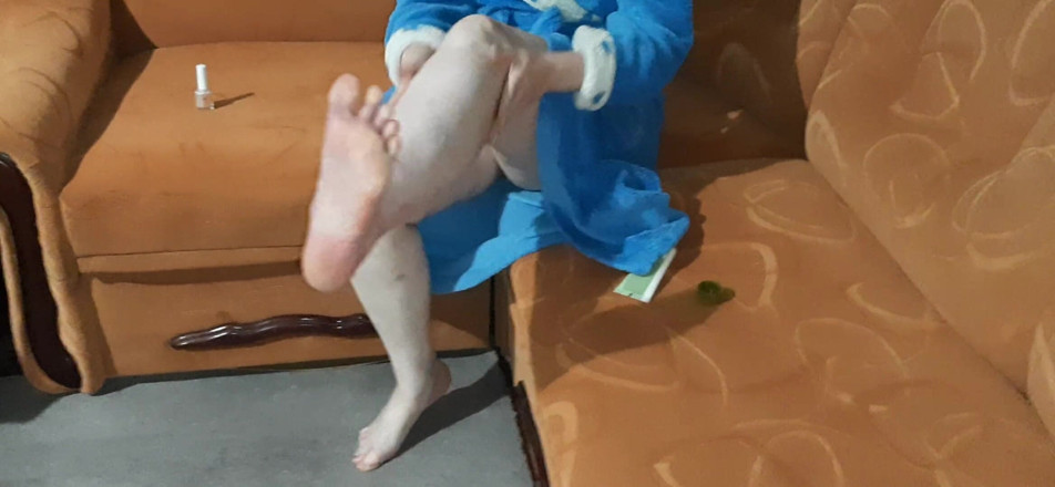 Vik_All: Exhibition accidentelle de la chatte de belles-mères