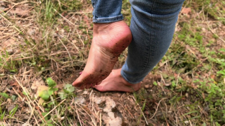 Goddess Lena: My Dirty Feet for You