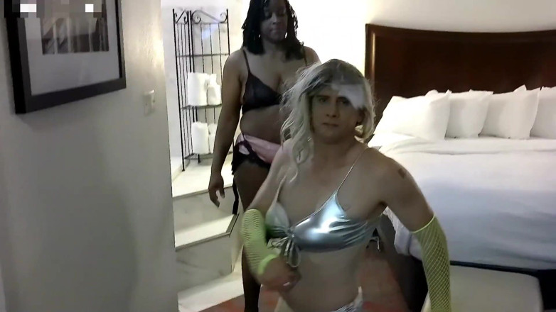 Michelle Cox: Miss Dicky N Miss Kinky ki gand chudaee
