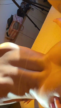 Rien de mieux pour commencer la journée que la chevauchée coquine de Neoon Rebello... Elle est tellement sexy !