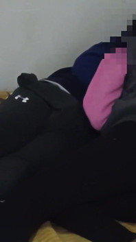 Přesvědčil jsem svou nevlastní sestru, aby nás natočí na dobu, kdy je moje nevlastní sestra pryč z domova