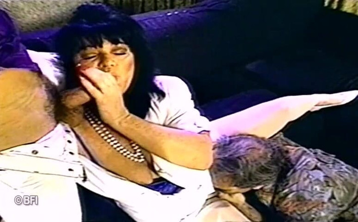 Nasty matures and dirty grannies club: Vintage gang bang s chlupatou zralou