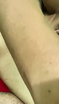 Seks masa pantas dengan adik tiri seksi saya, pepek merah jambunya sangat comel