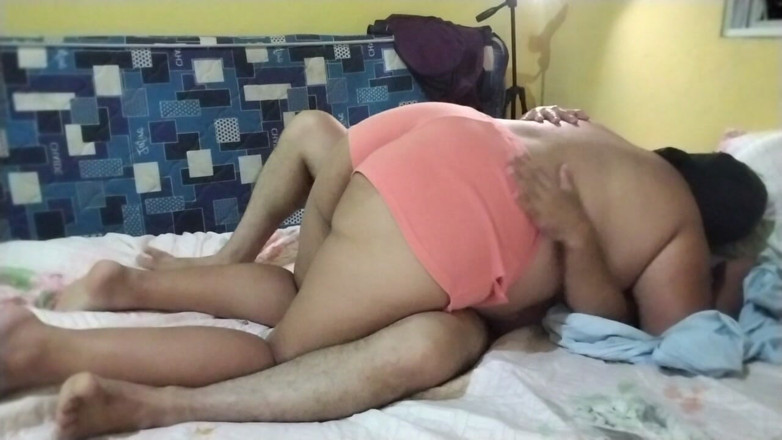 Stepmom_with_big_tits: Ich gebe meinem freund einen guten schwanz-blowjob mit einem happy...