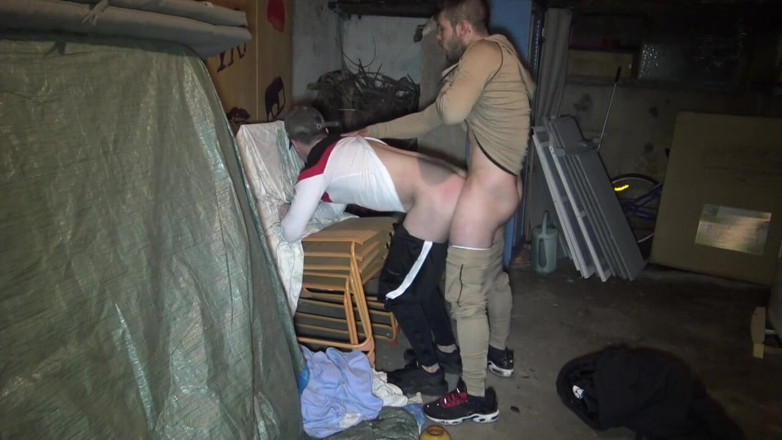 BAD BOYS FUCKERS FROM FRANCE: Un băiat rău heterosexual heterosexual se fute cu un băiat...