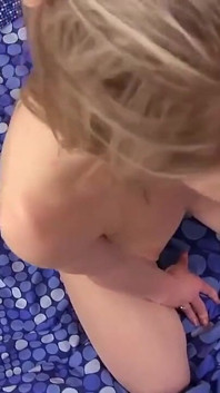 99 - 1 nastolatka pieprzy i połyka cumload