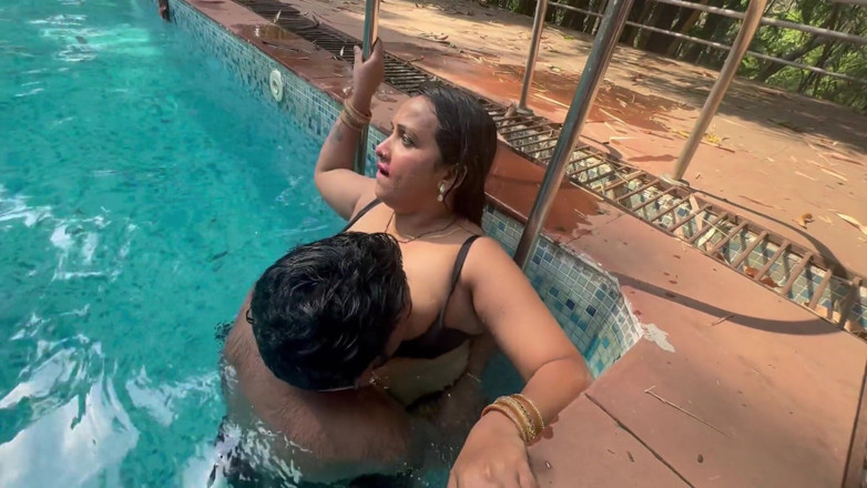 Kamasutra61: Indisches heißes paar volles fick-video im pool-sex, viraler Mms clip