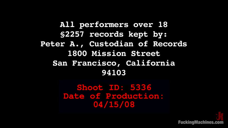 Fucking Machines by Kink: Charley Pościg dostaje to w siłowni fuckingmachines