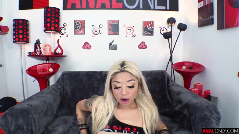 Anal Only: L'ora del gioco con il culo con Gia