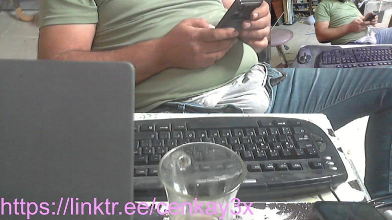 CenkAy: Daddy berada di live webcam