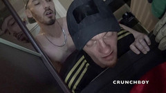 CREAMPIE SESSION IN JOCKSTRAP: まっすぐな男の子によってjockstrpaで犯されたbarebakc