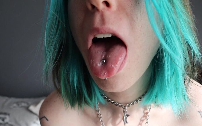 Fetpup: Spit Play Mess