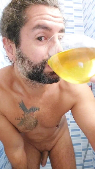 Mallorcadude: Sprchuji se svým čůráním