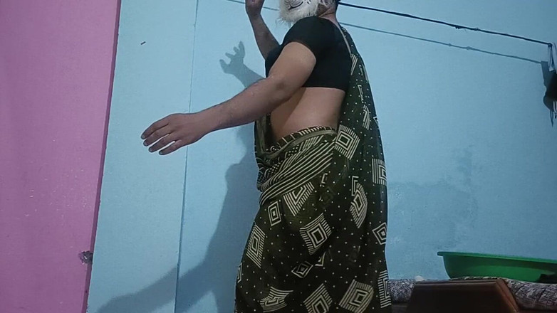 LovedSunsine1990: Saya berkongkek dengan pakaian isteri saya