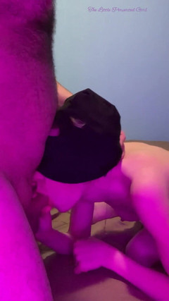 Angel Sky69: Eine kleine schlampe putzt einen schwanz, nachdem sie sperma in...