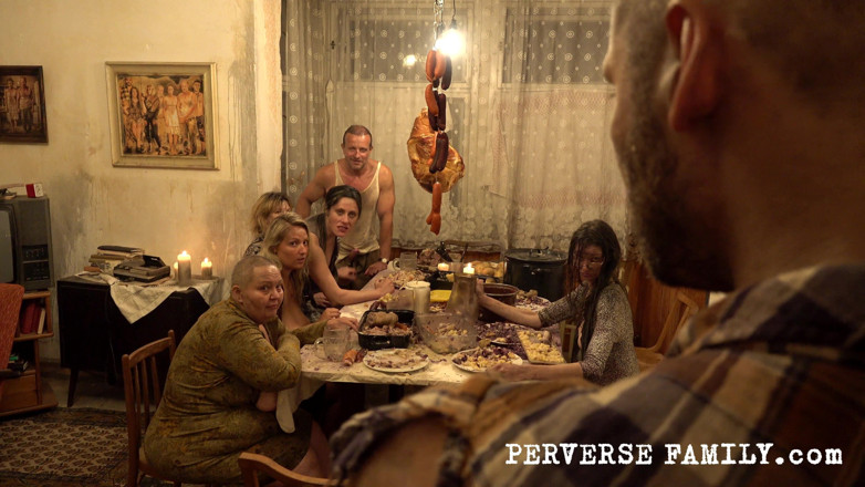 Perverse Family: Famiglia perversa 28.3 (stagione 3): Disordinate grandi tette