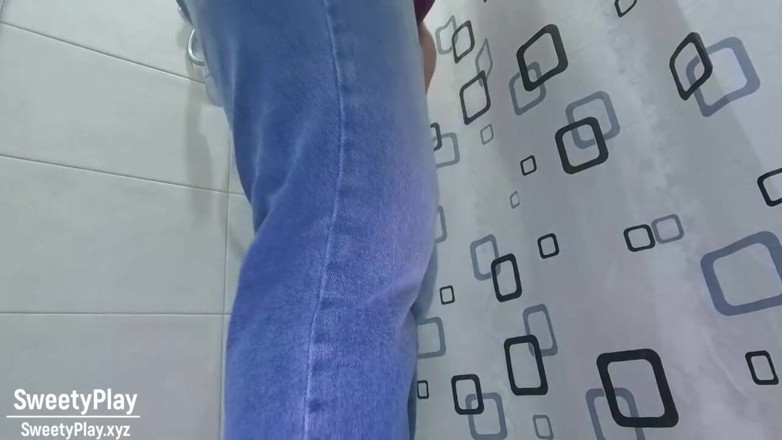 SweetyPlay: Sika desperacja zwilżając dżinsy