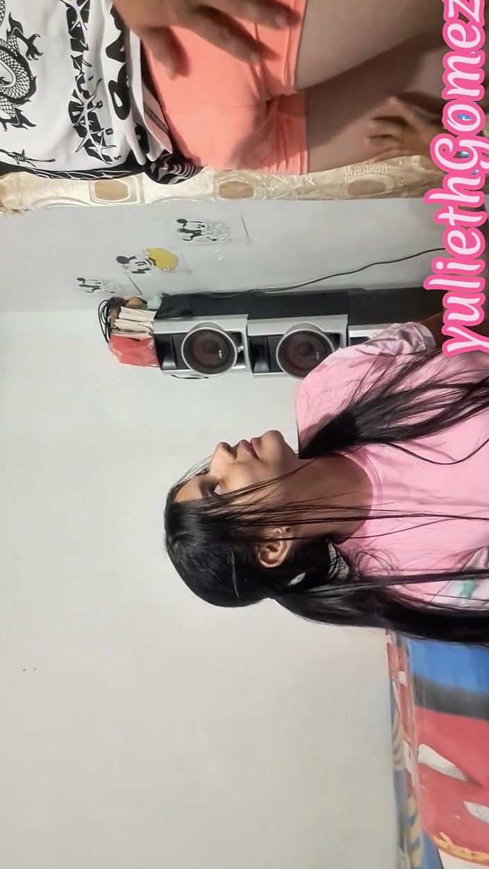 Yulieth Gomez: 私たちのカントリーハウスで私の美しい18歳の継娘との素晴らしいセックス
