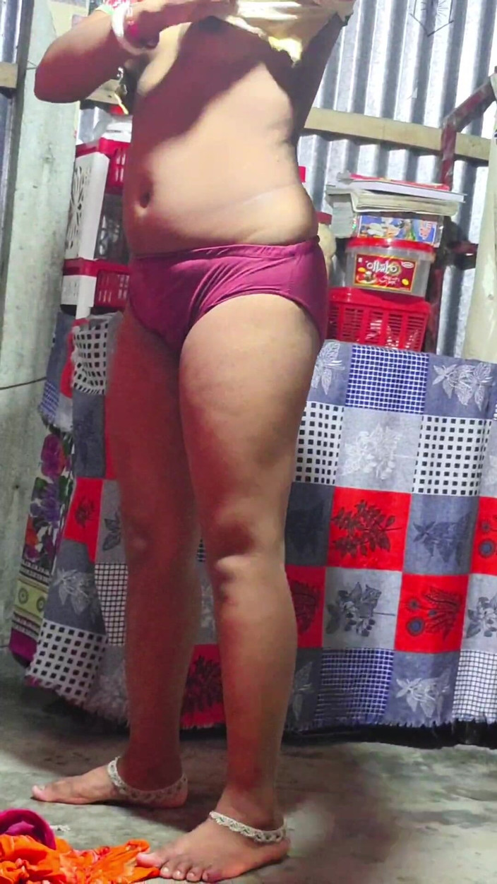 Dogrupali69: My Hot Bhabhi Bath