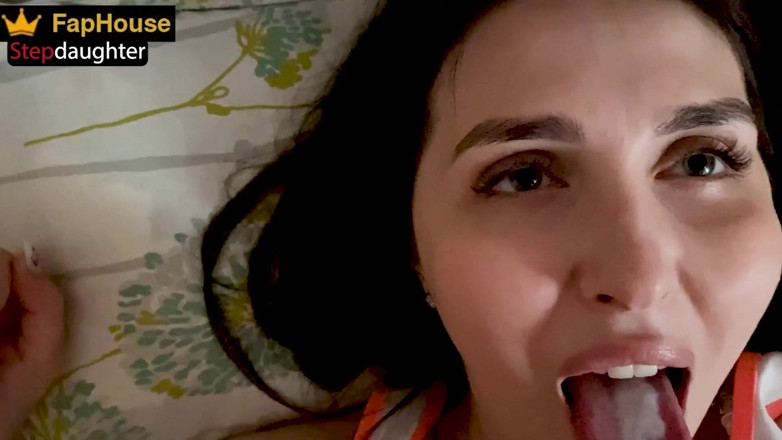 Alina Rai: Figliastra scopata nella figa e sperma in bocca. POV. Oh...