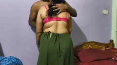Marido indio satisface el deseo de la esposa