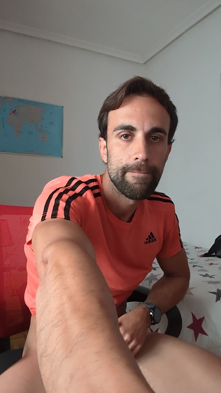 Zeus Ray: Io Desnudo, Muestro Mi Polla Masiva, Me Pajeo e Me...