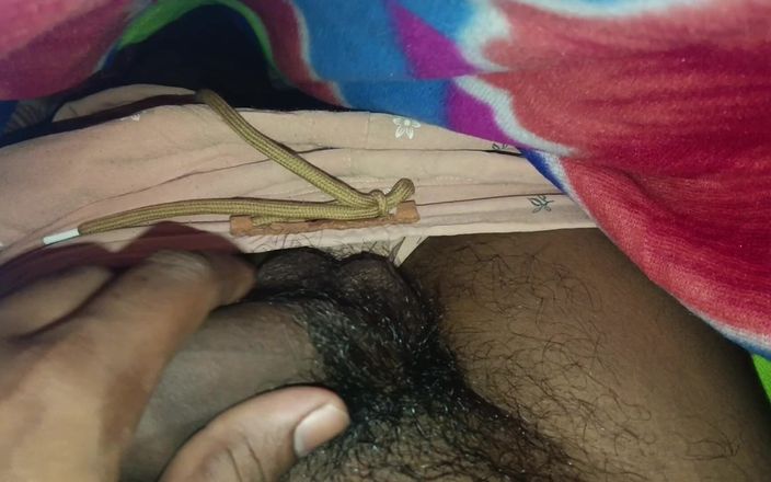 Tpop: Băiat homosexual indian desi care se masturbează video de sex...