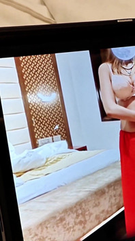 Moja Indyjska Nastolatka Stepsis Ogląda Porno. Kiedy Nikogo Nie Ma W Domu.