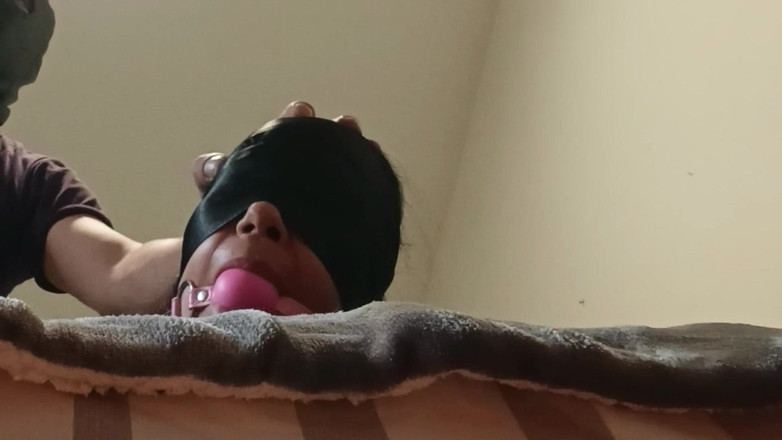 LauraOnHeels: 口に射精した熟女フェラチオ