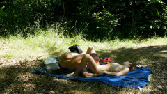 Peaches and Bananas: Ragazza ceca Nela - fantastica scopata all'aperto con footjob