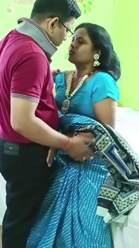 navvivaahit sundar parosi tamil patni anjli apne premi ke saath hot seks