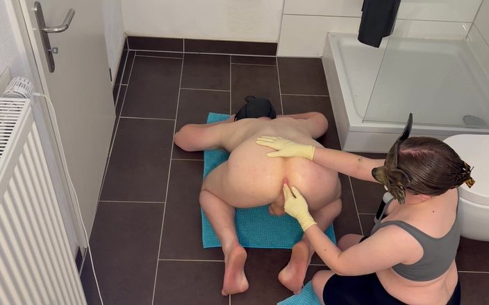 Sophie-Dom-98: Puño en badezimmer