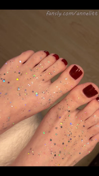 Red Nails